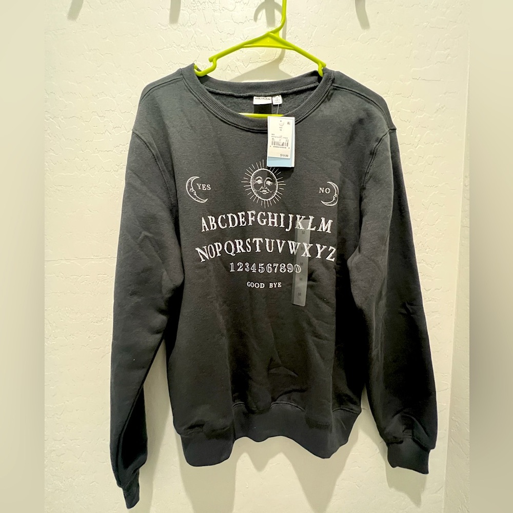 Woman’s Halloween Oujia graphic crew sweatshirt